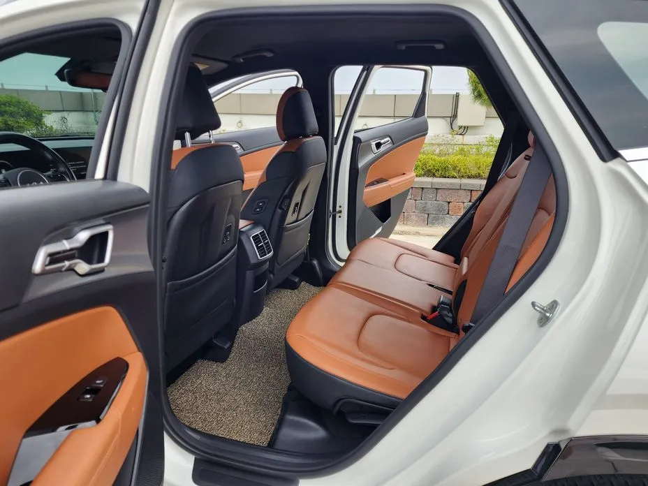 Kia Sportage — фото 7