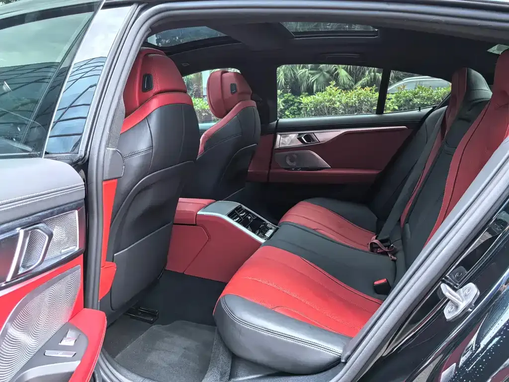 BMW 8 Series 2023 из CN, фото 6