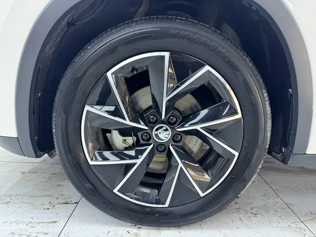 Skoda Kamiq — фото 2