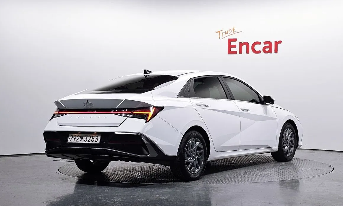 Hyundai AVANTE — фото 2