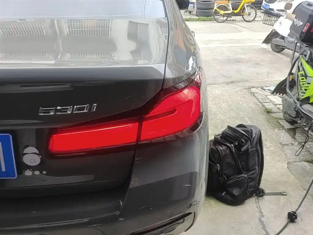 BMW 5 Series (Import) 2023 из CN, фото 4