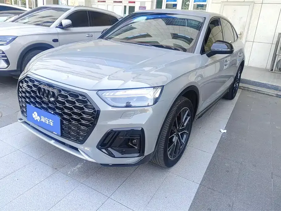 Audi Q5L Sportback — фото 1