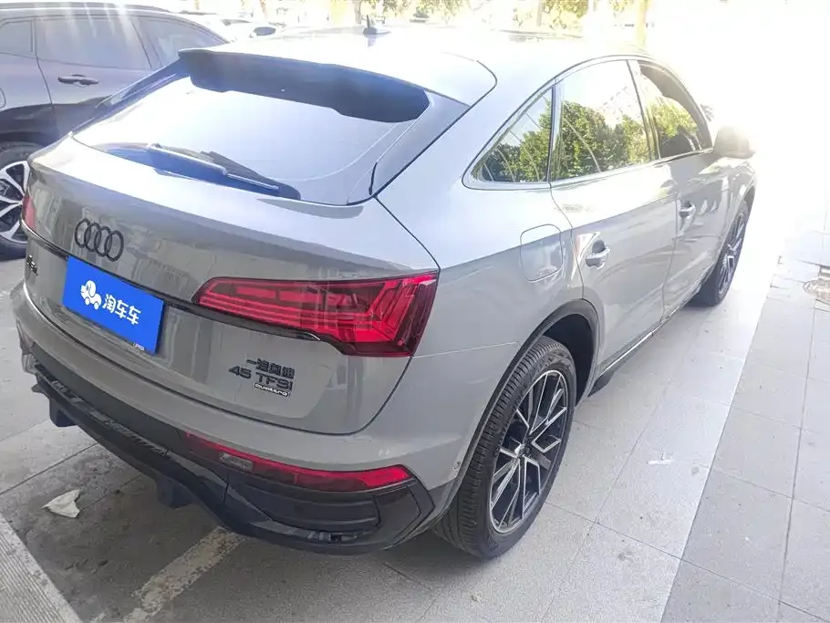 Audi Q5L Sportback — фото 5