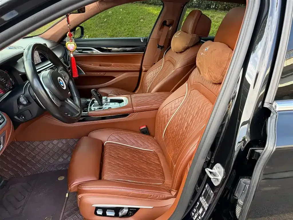 BMW 7 Series 2022 из CN, фото 10