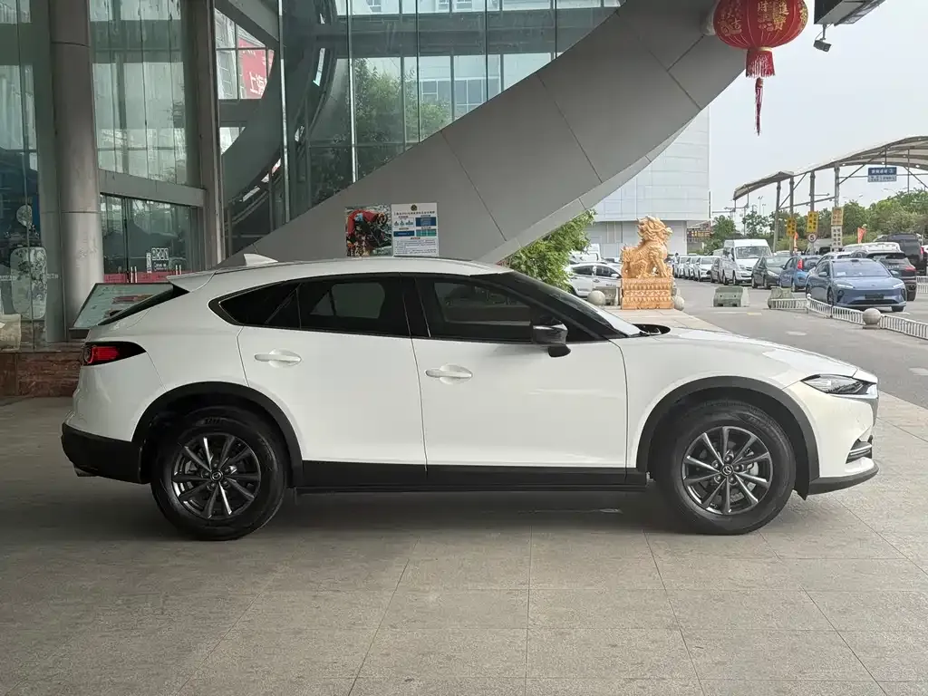 Mazda CX-4 — фото 3