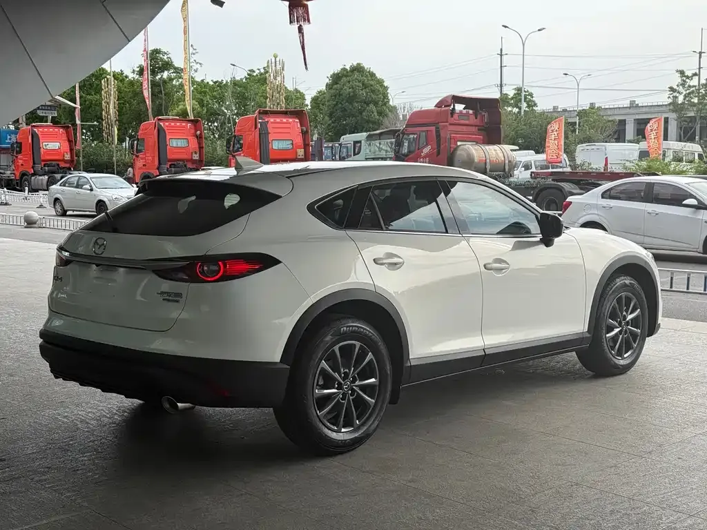Mazda CX-4 — фото 10