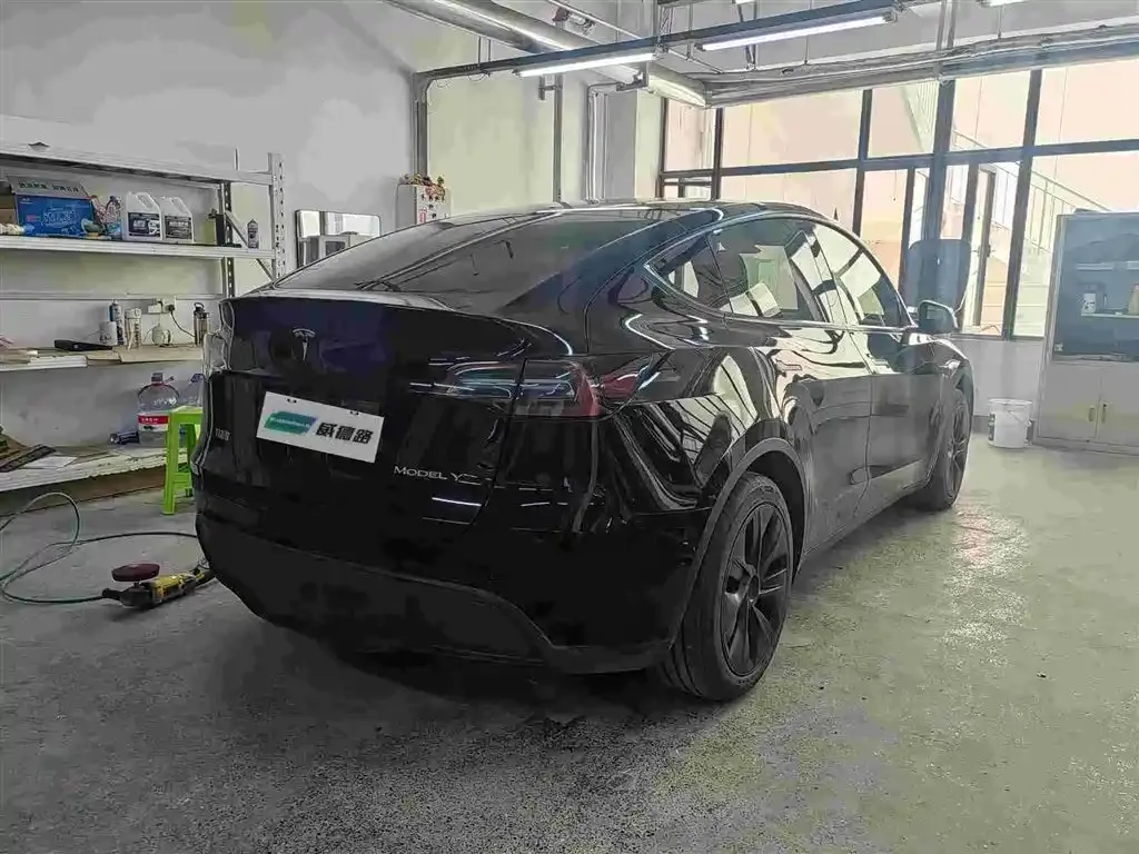 Tesla Model Y — фото 5
