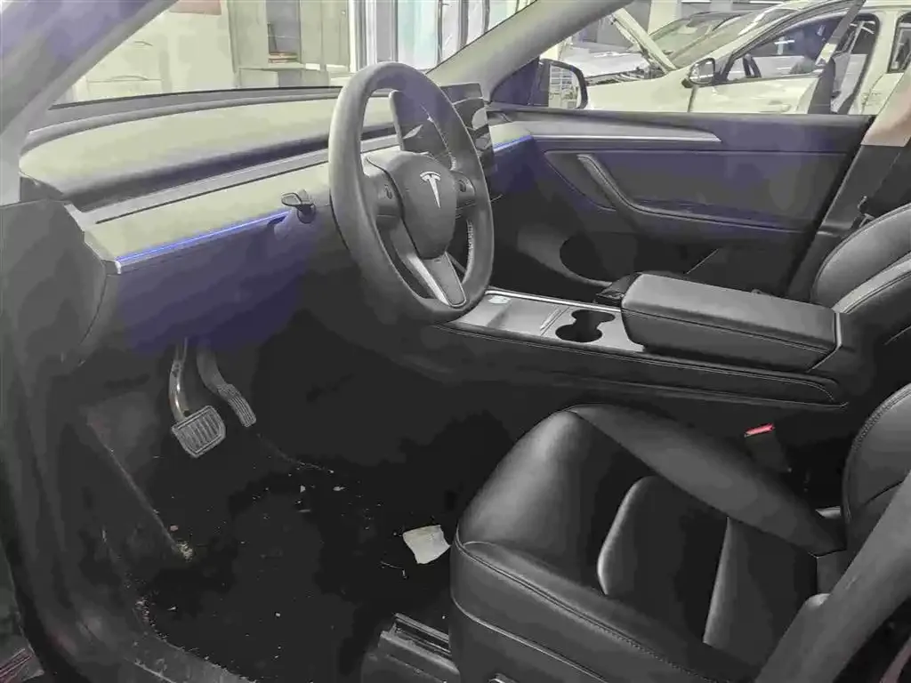 Tesla Model Y — фото 4