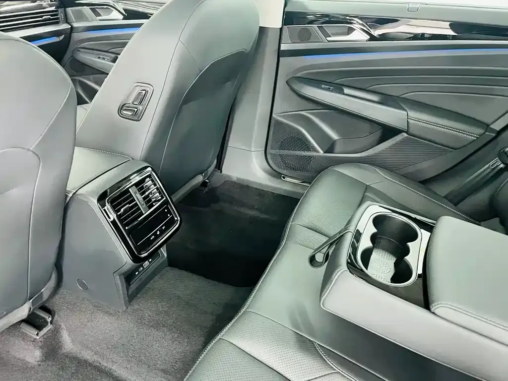 Volkswagen Passat — фото 6