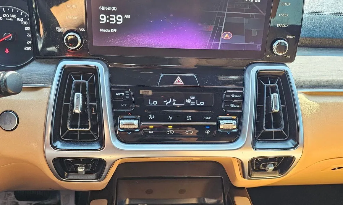 Kia Sorento — фото 5