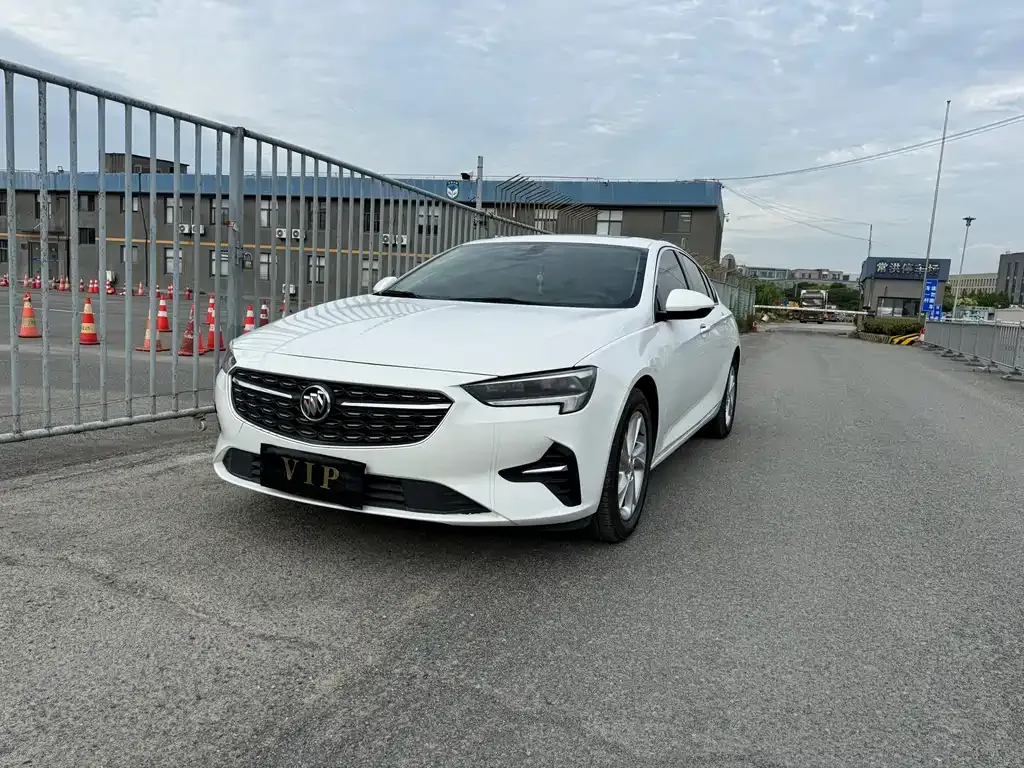 Buick Regal — фото 1