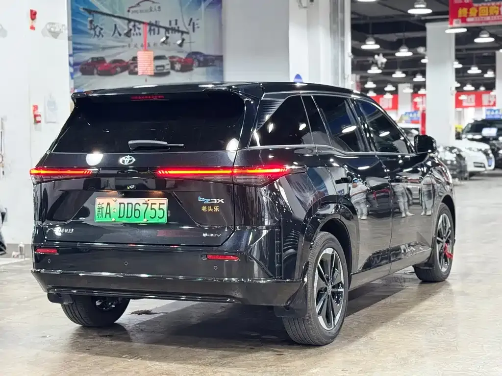 Toyota Platinum 3X 2025 из CN, фото 8