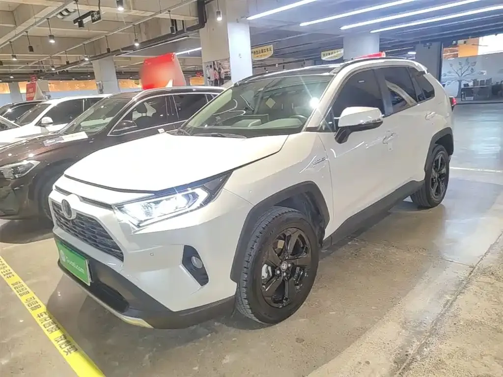 Toyota RAV4 — фото 9