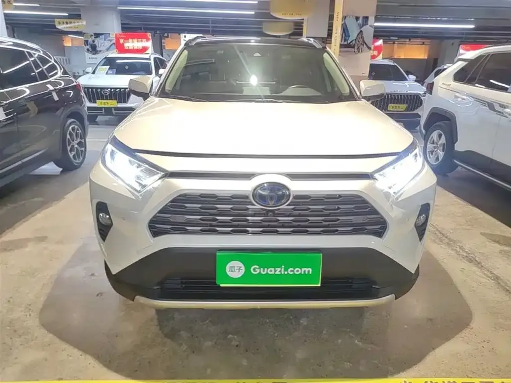 Toyota RAV4 — фото 7