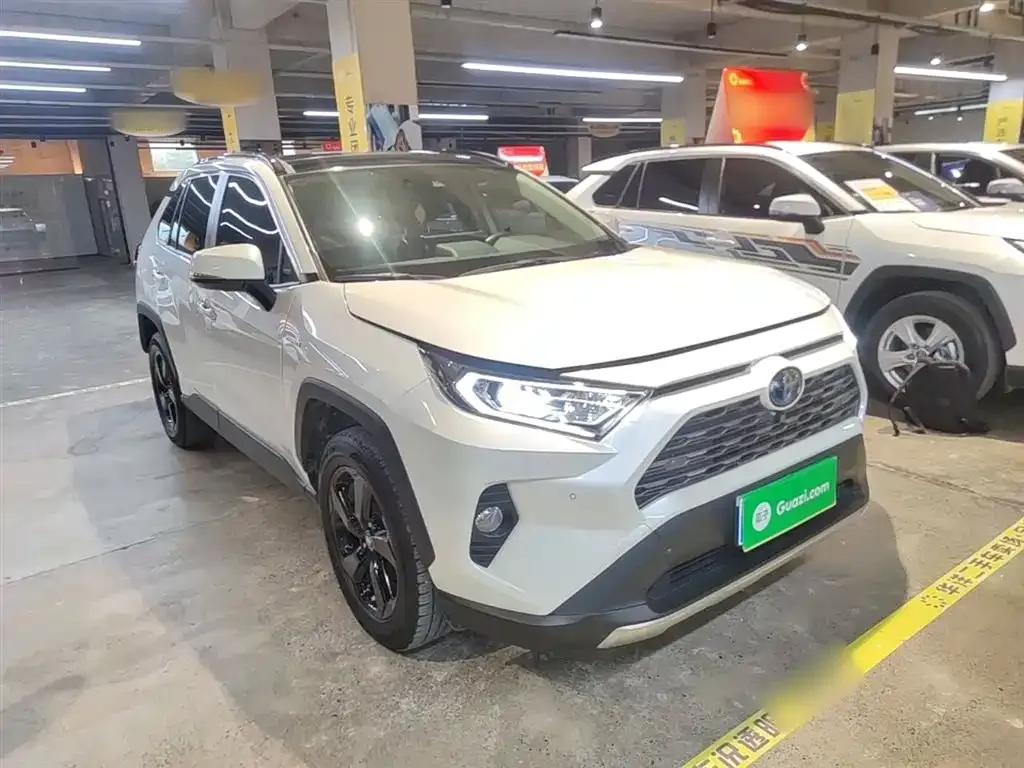 Toyota RAV4 — фото 10