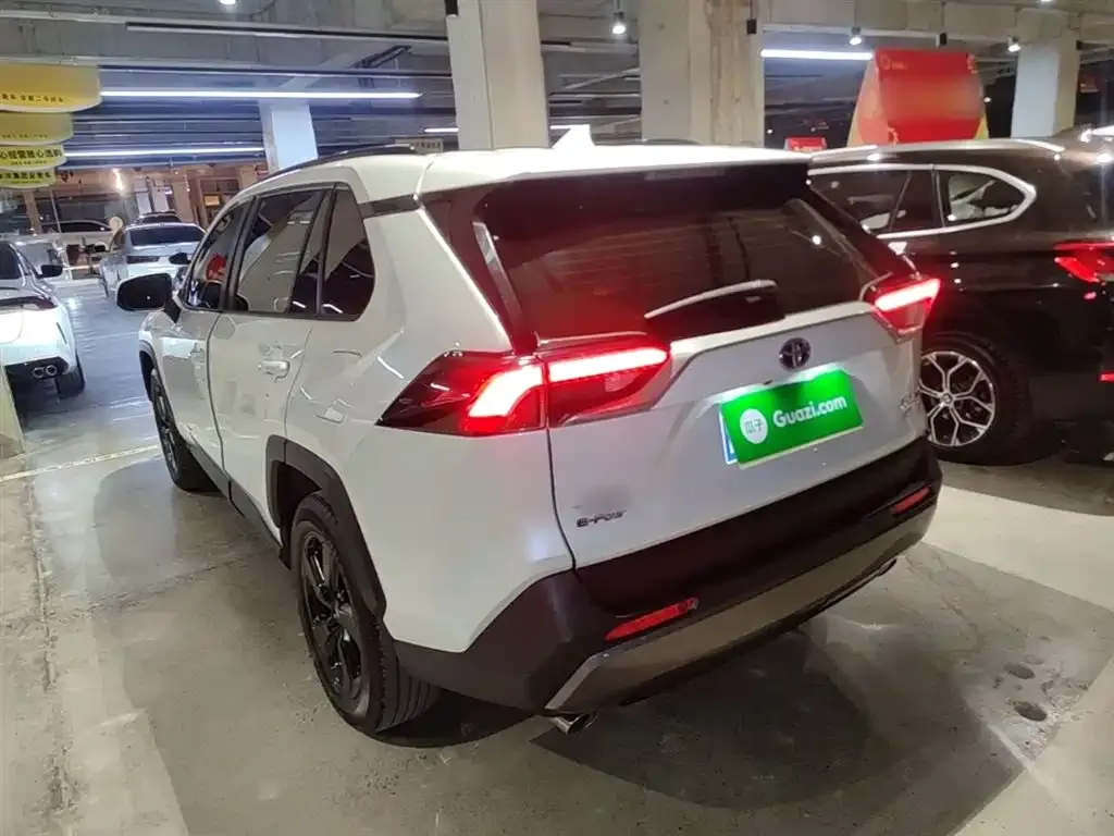 Toyota RAV4 — фото 3