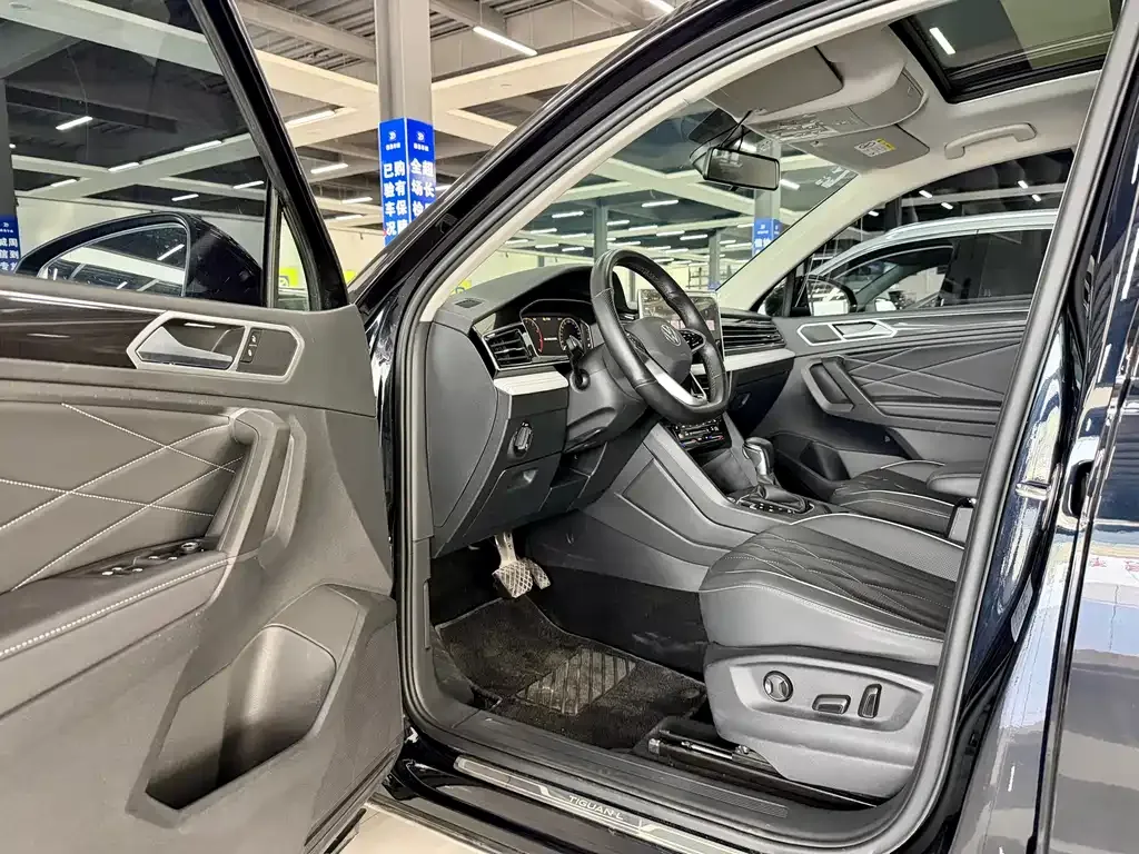 Volkswagen Tiguan L — фото 4