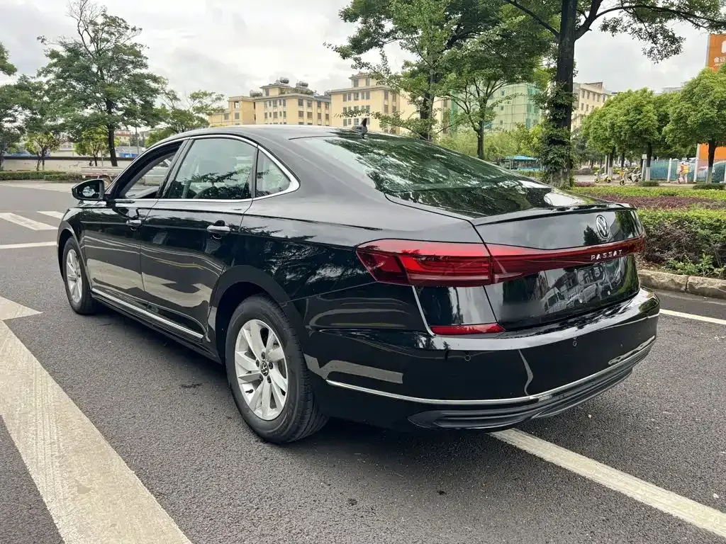 Volkswagen Passat — фото 8