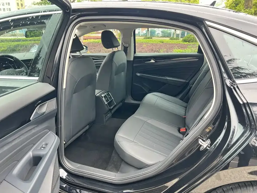 Volkswagen Passat — фото 2