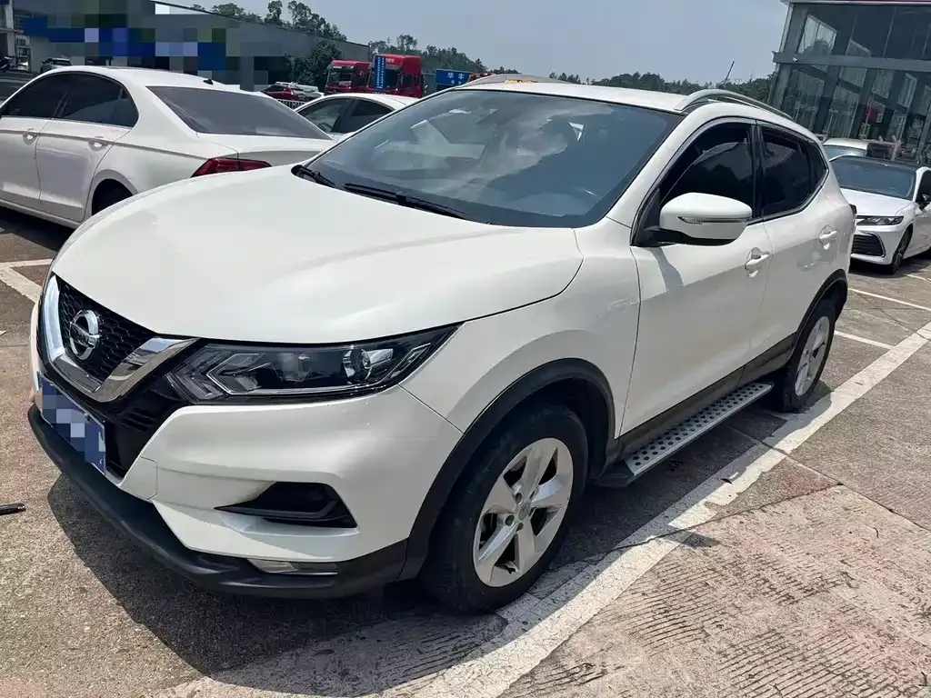 Nissan Qashqai — фото 1