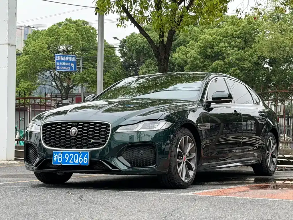 Jaguar XFL — фото 1