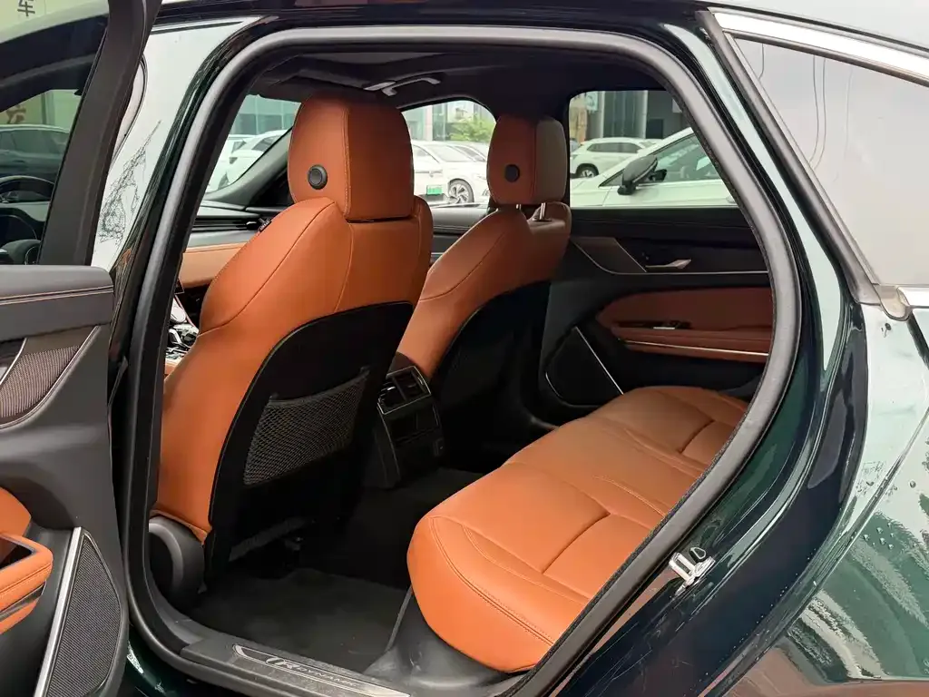 Jaguar XFL — фото 10