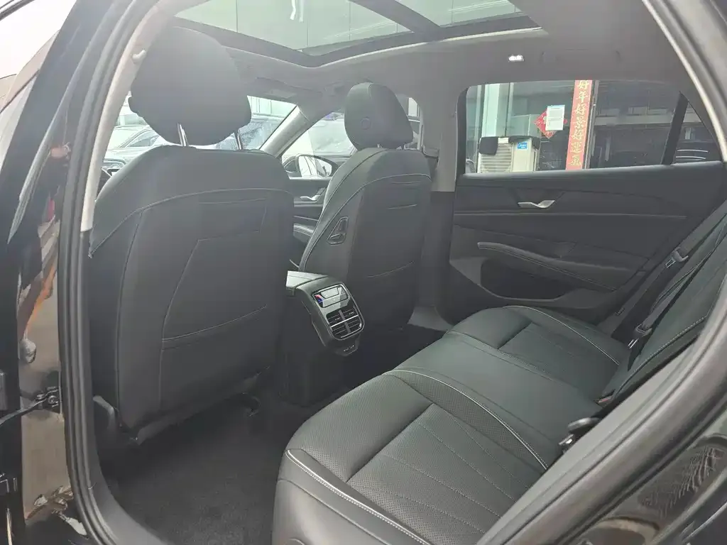 Volkswagen Passat — фото 9