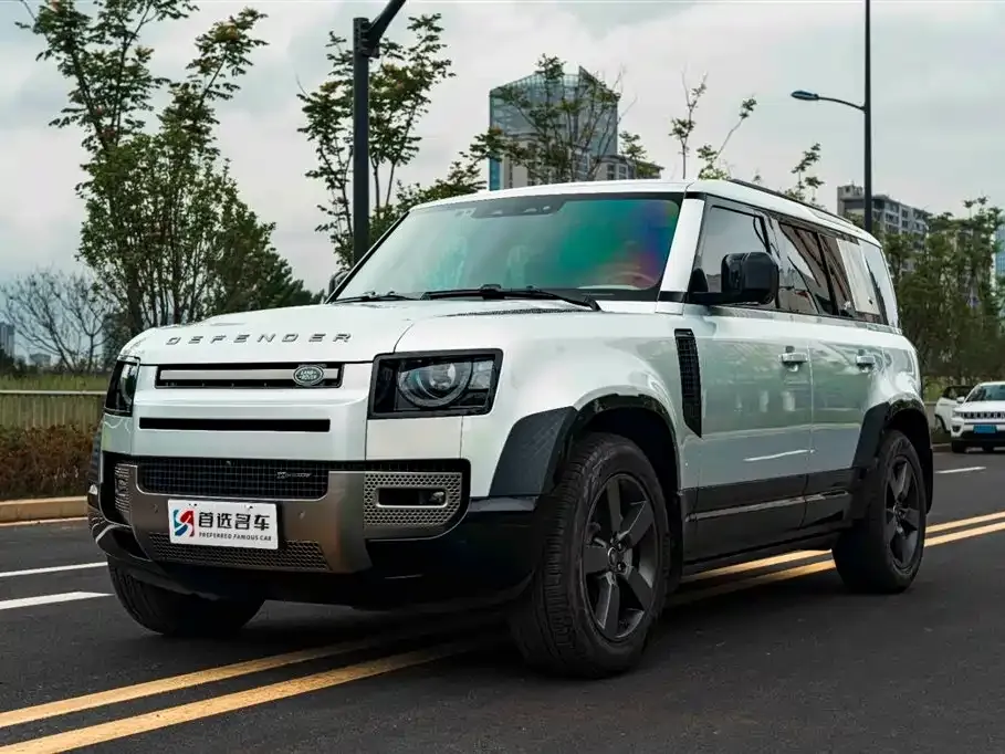 Land Rover Defender — фото 1