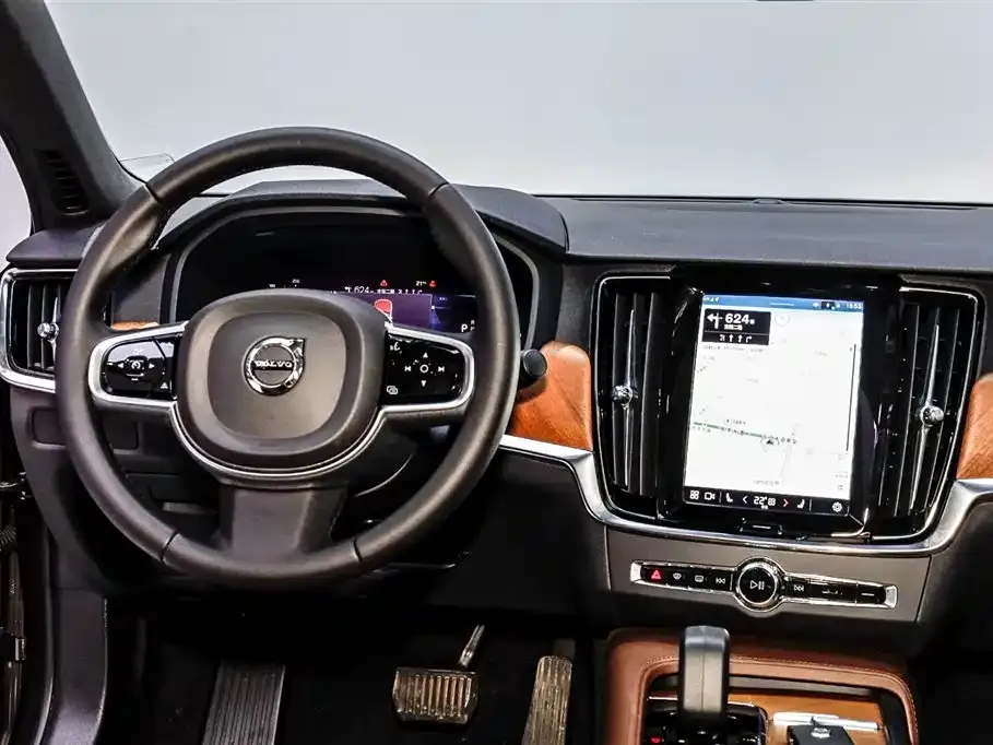 Volvo S90 — фото 10