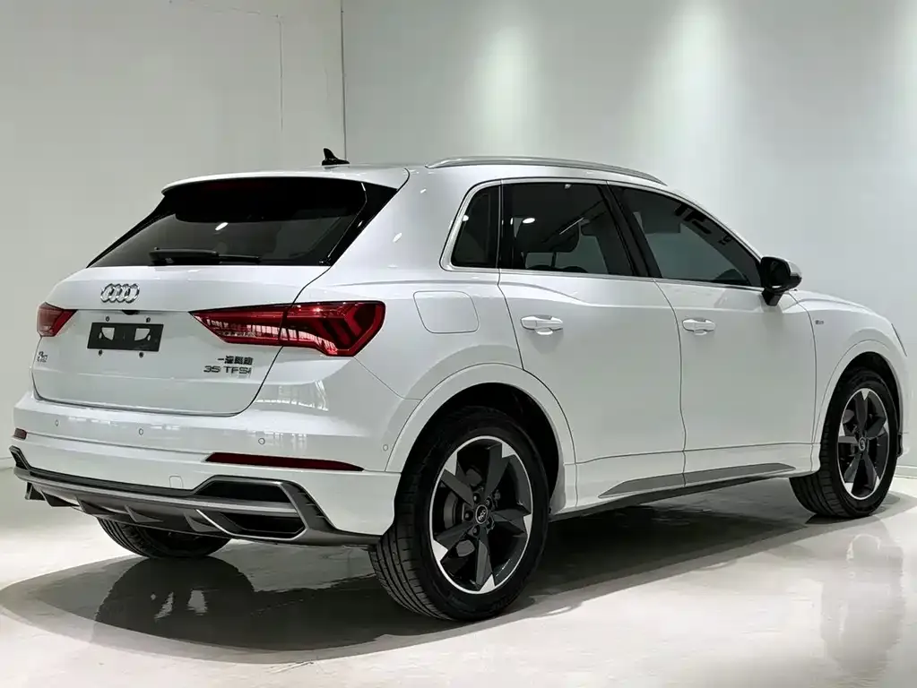 Audi Q3 — фото 9