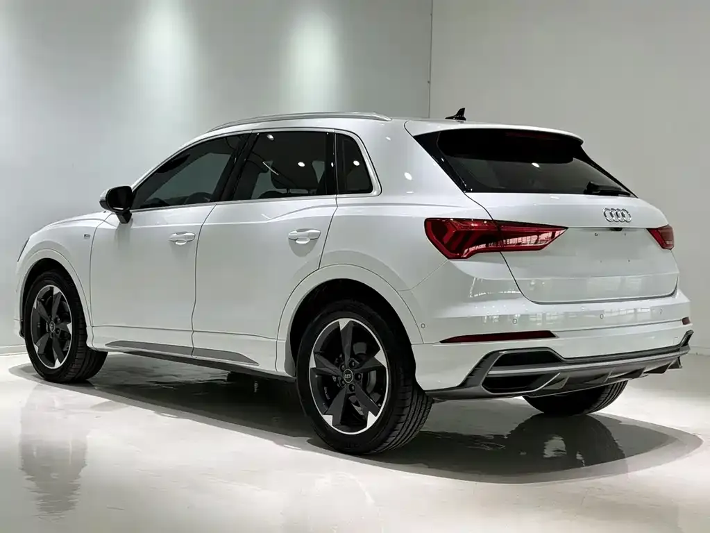 Audi Q3 — фото 10