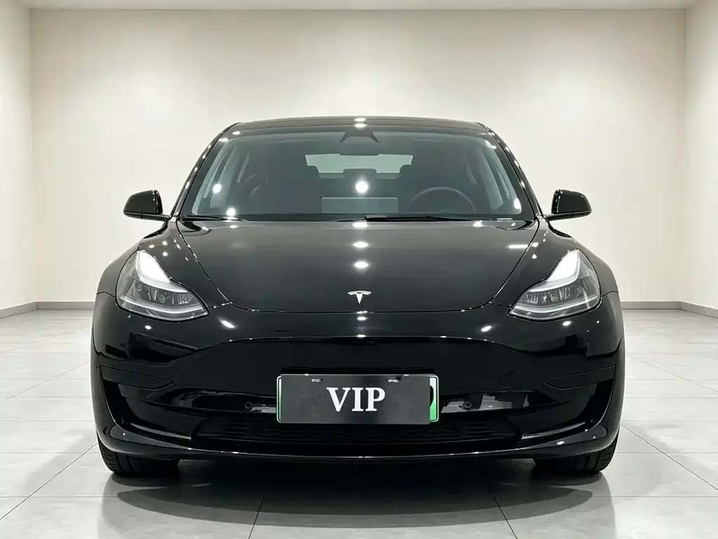 Tesla Model 3 — фото 10