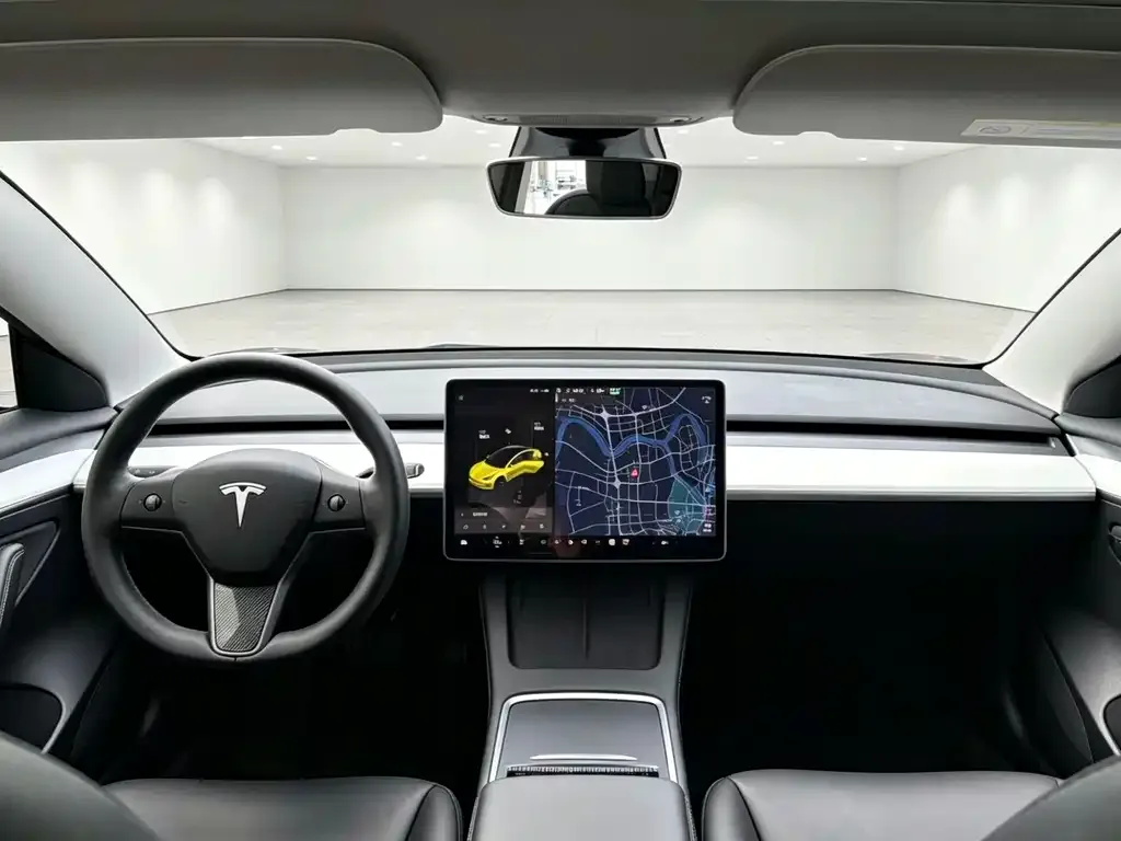 Tesla Model 3 — фото 7