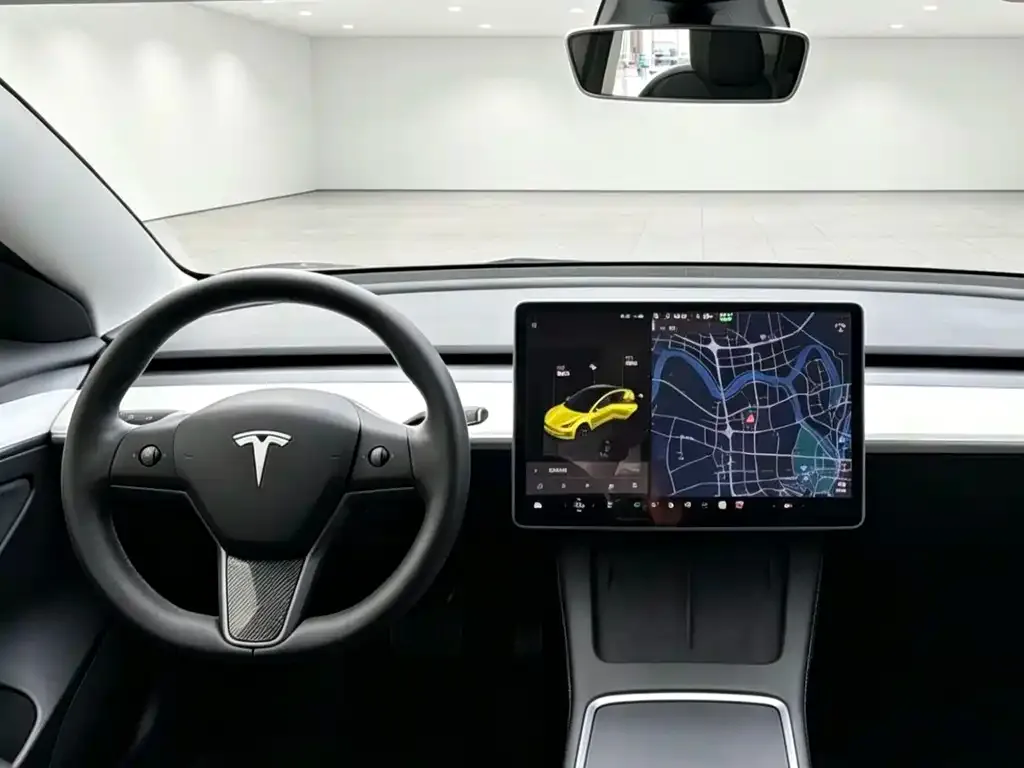 Tesla Model 3 — фото 2