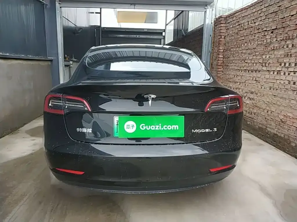 Tesla Model 3 — фото 10