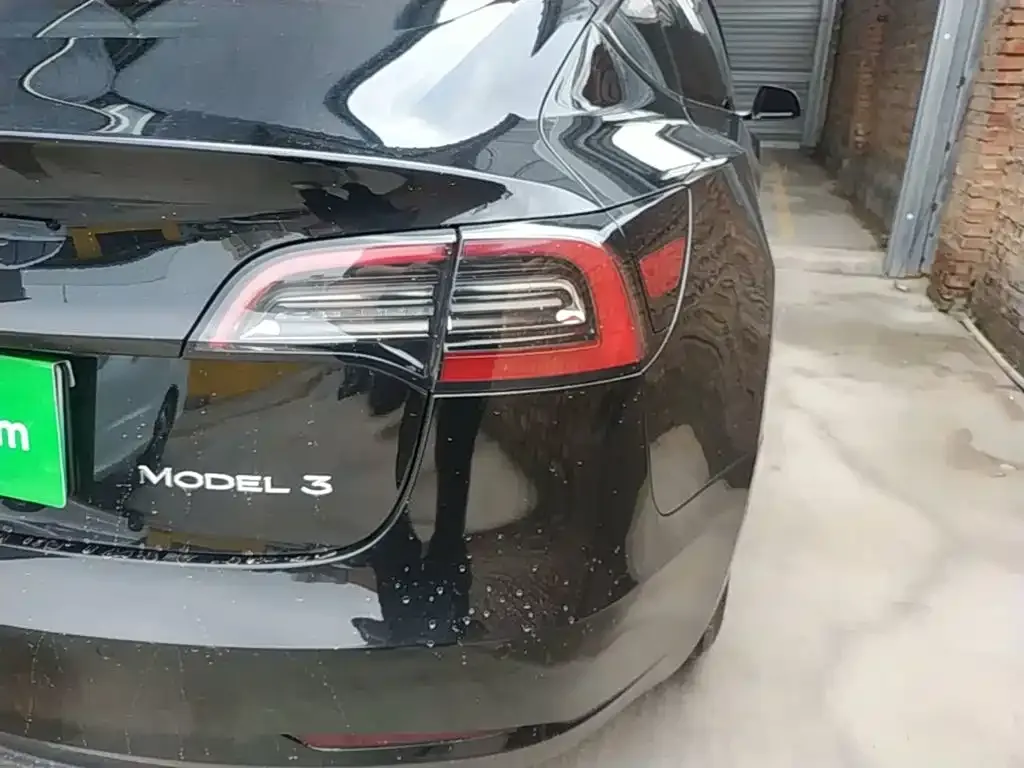 Tesla Model 3 — фото 5