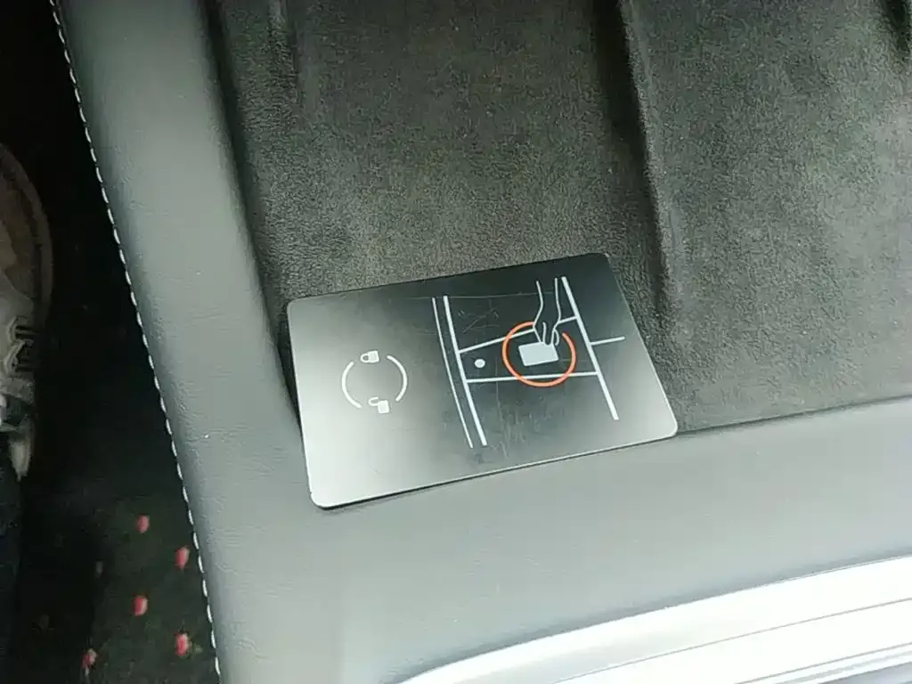 Tesla Model 3 — фото 4