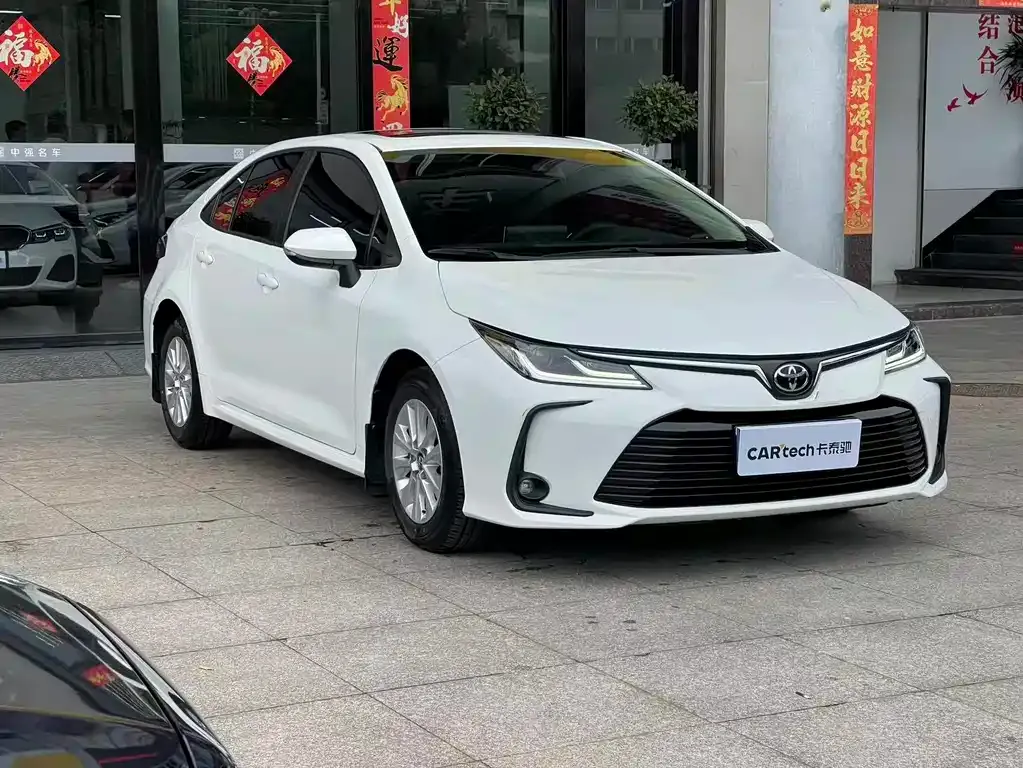 Toyota Corolla — фото 8