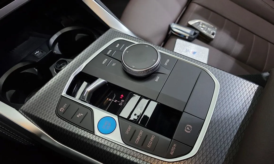 BMW i4 2024 из KR, фото 3