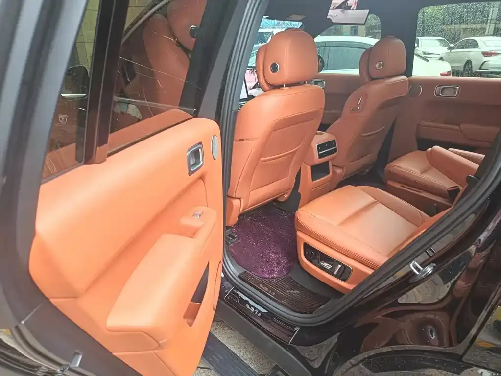 Li Auto L8 — фото 3