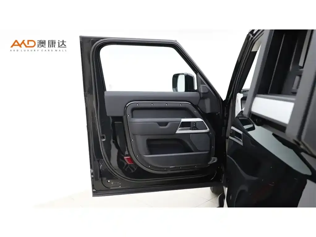 Land Rover Defender — фото 10