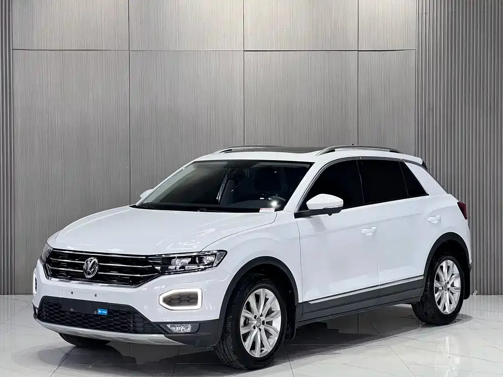 Volkswagen T-Roc — фото 1