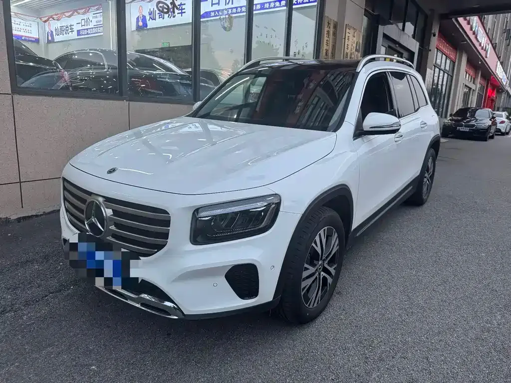 Mercedes-Benz GLB — фото 1