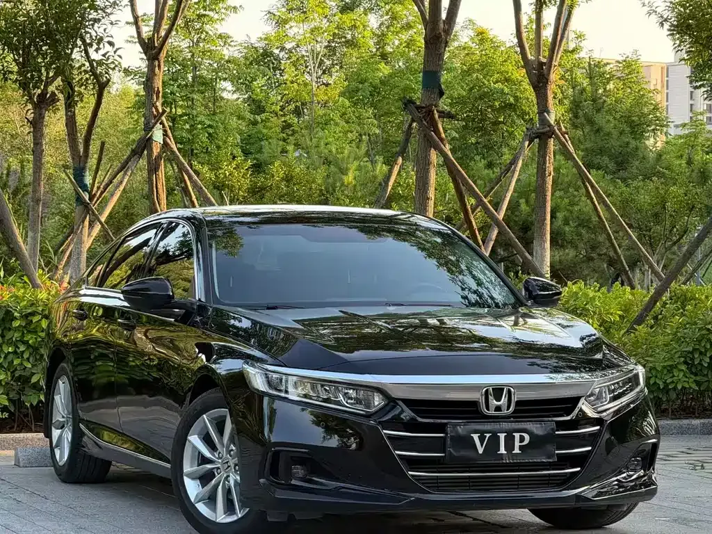 Honda Accord — фото 10