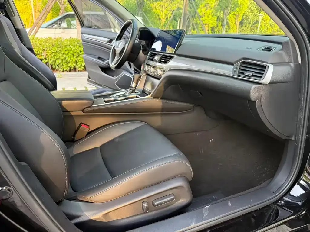 Honda Accord — фото 2