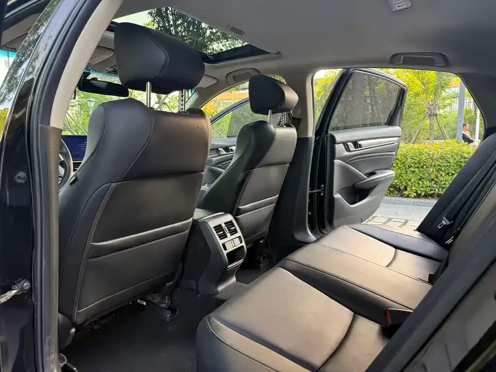Honda Accord — фото 4