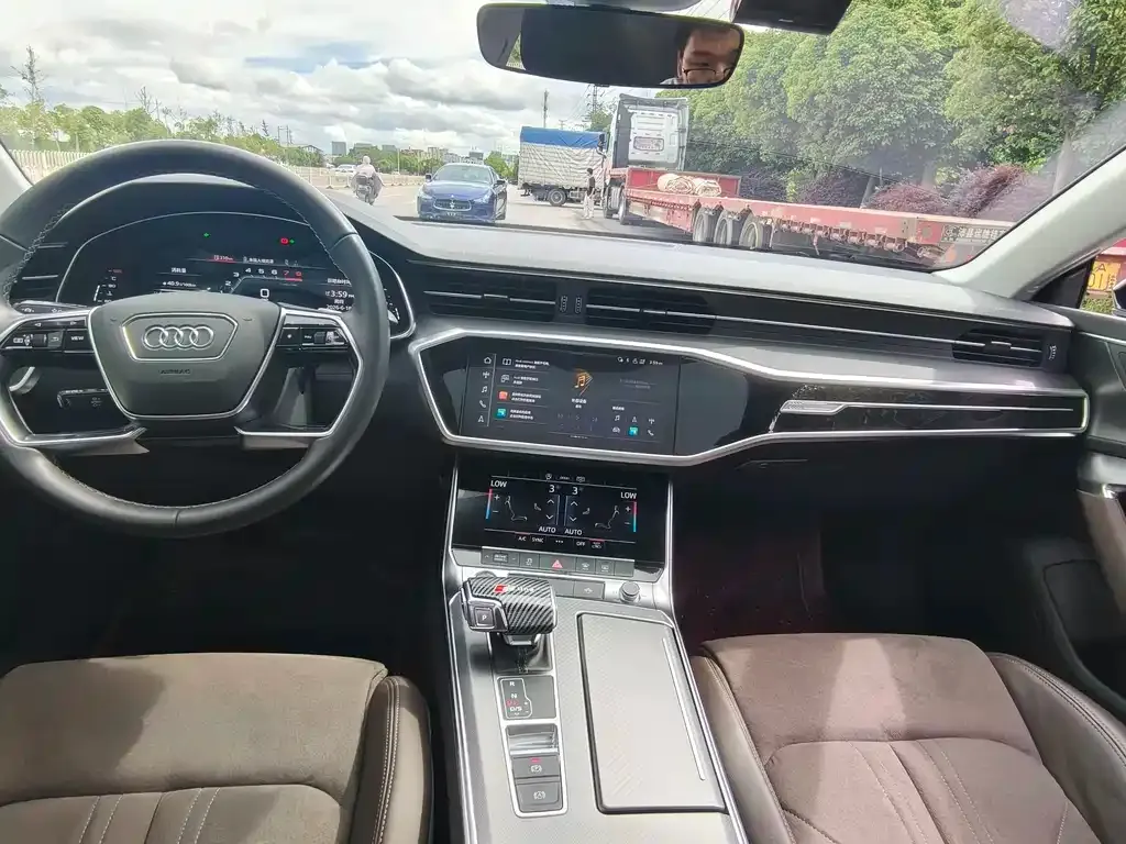 Audi A7L — фото 3