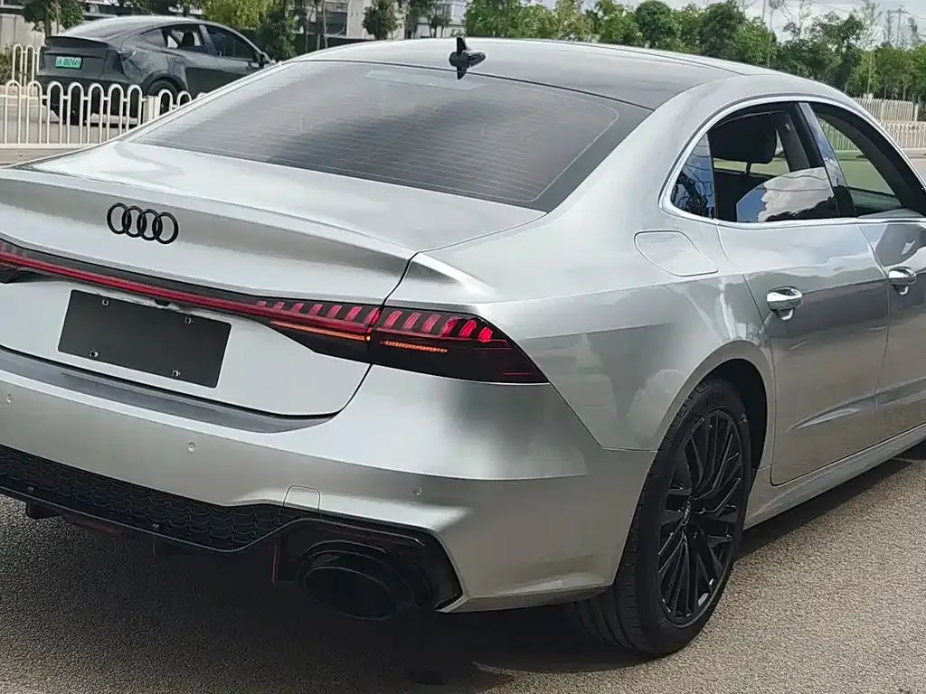 Audi A7L — фото 7