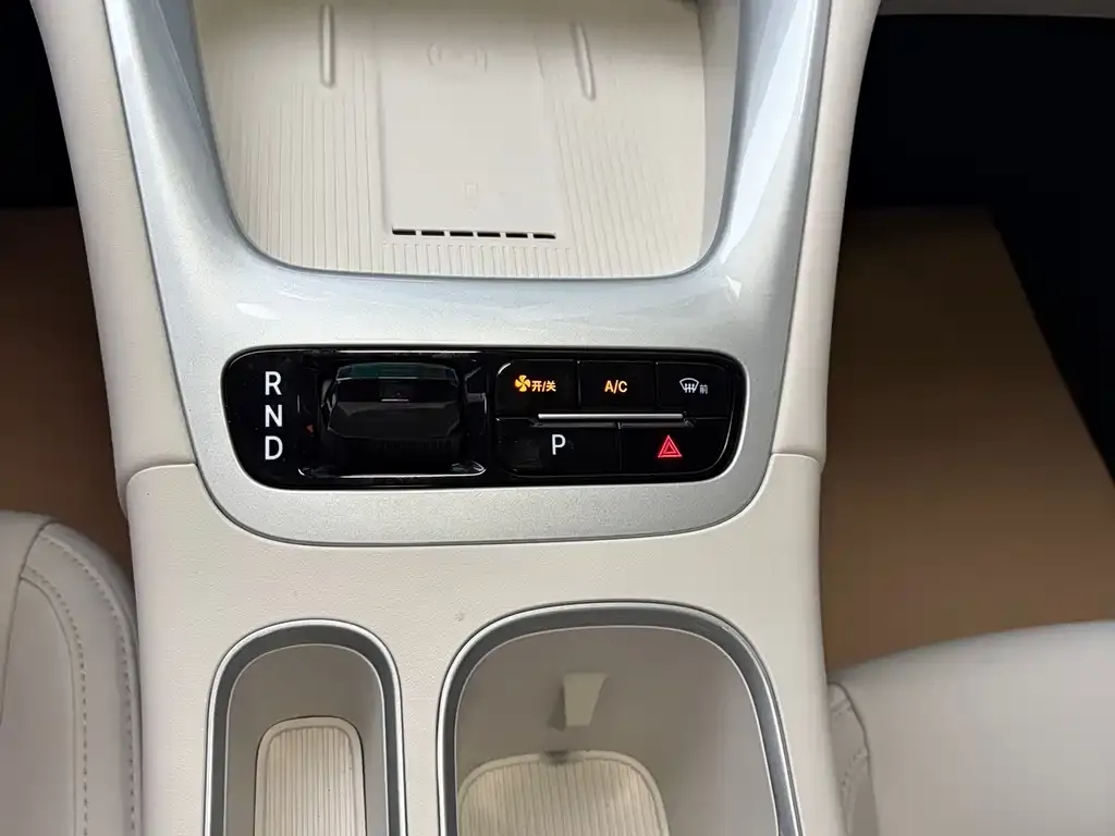 Geely Starburst — фото 6