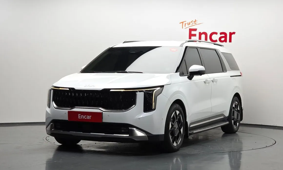 Kia Carnival — фото 1